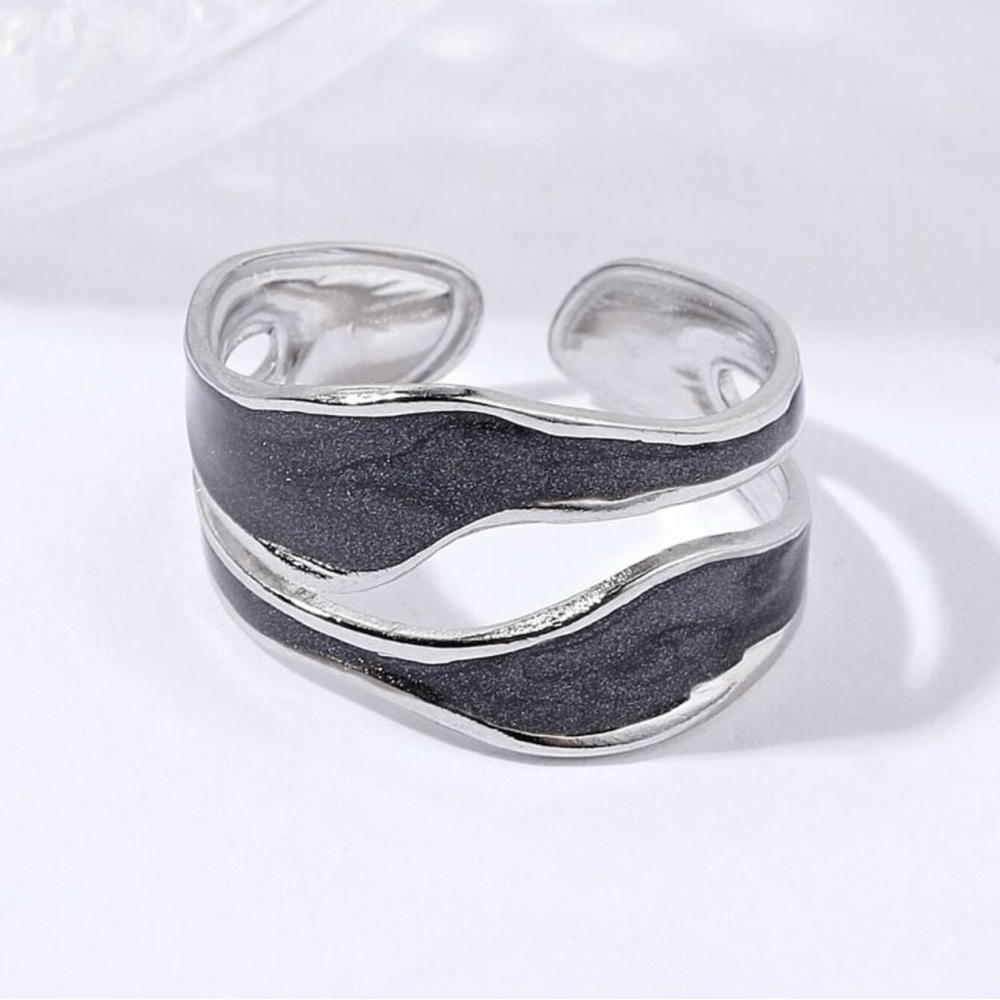Silver and Black Wave Ring